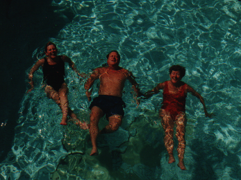 I poolen på QE2