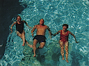 Lata dagar i poolen på QE2